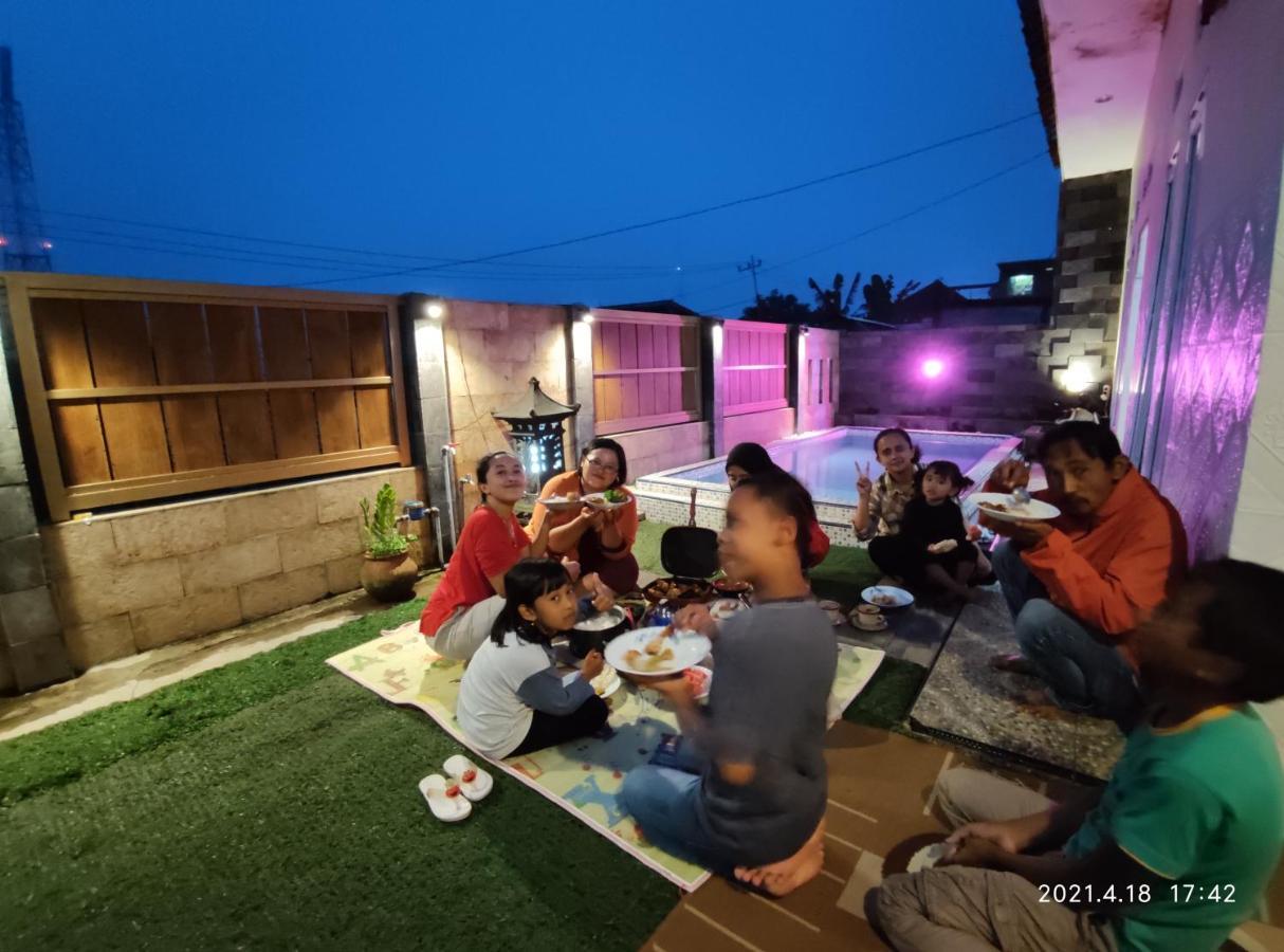 فيلا Puncak Pinus And Pool باتو المظهر الخارجي الصورة