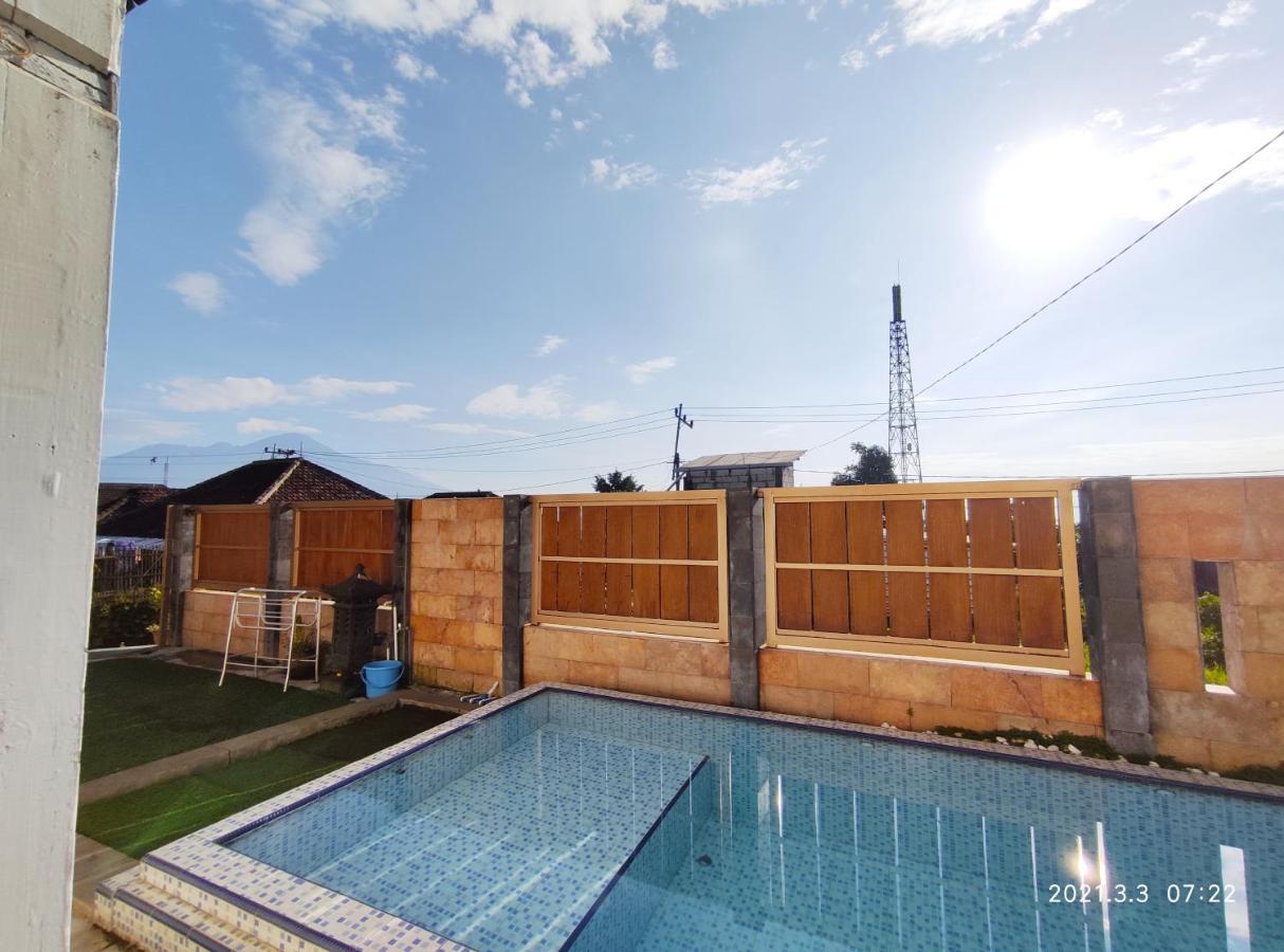 فيلا Puncak Pinus And Pool باتو المظهر الخارجي الصورة