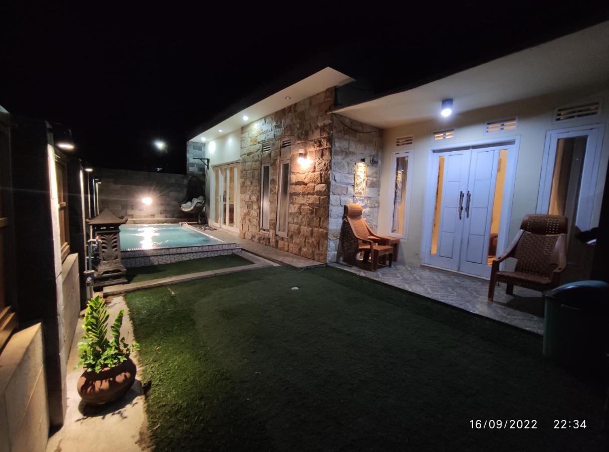 فيلا Puncak Pinus And Pool باتو المظهر الخارجي الصورة