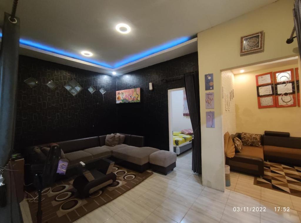 فيلا Puncak Pinus And Pool باتو المظهر الخارجي الصورة