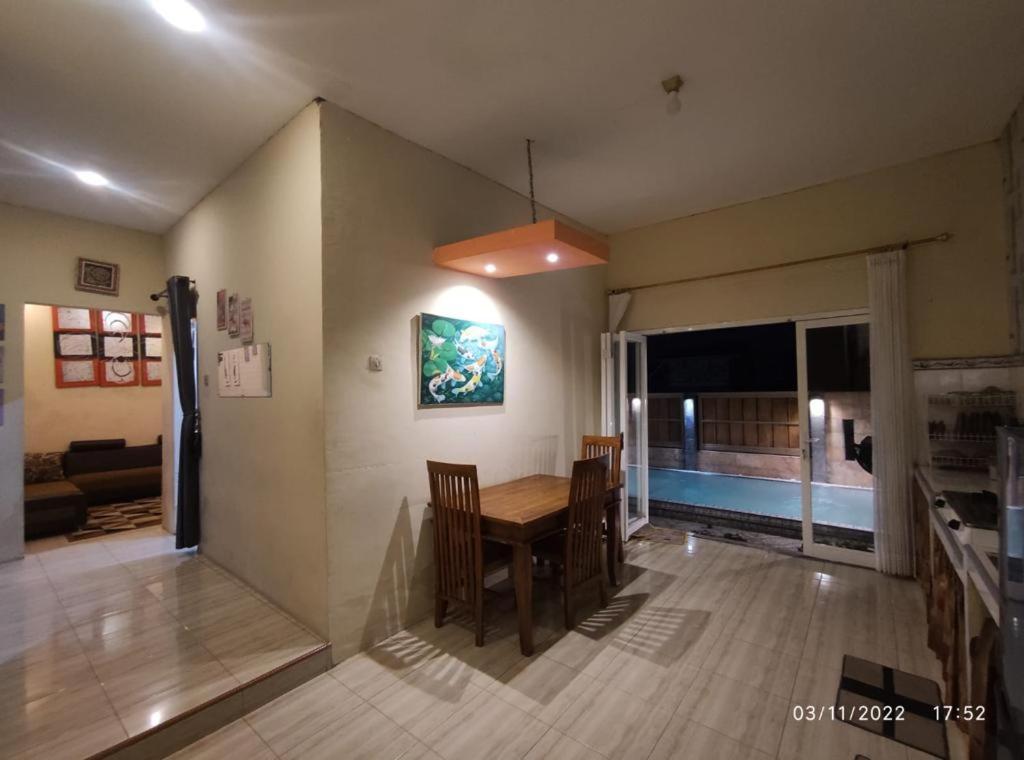 فيلا Puncak Pinus And Pool باتو المظهر الخارجي الصورة