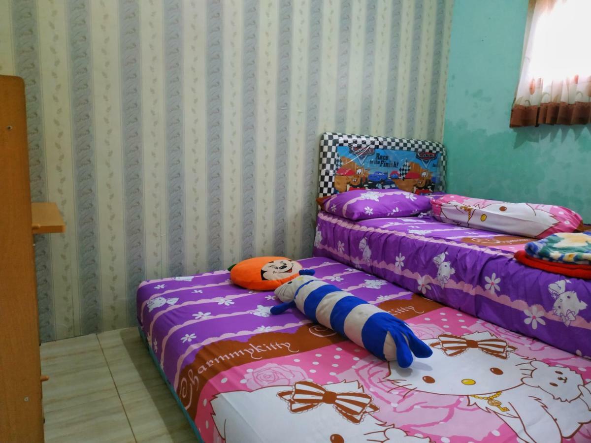 فيلا Puncak Pinus And Pool باتو المظهر الخارجي الصورة